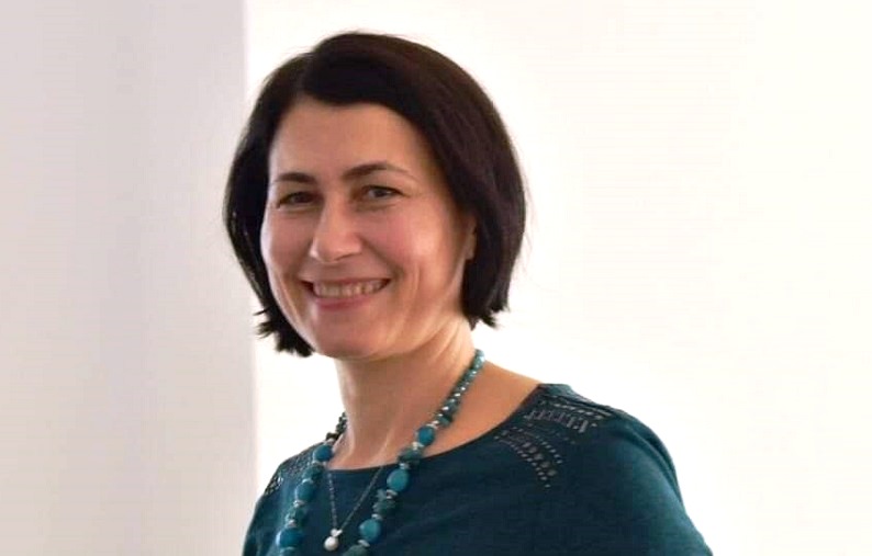 Cristina Neculcea, primul medic din Argeş care se vaccinează anti-COVID
