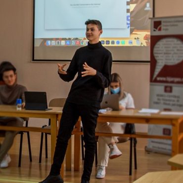 VOTUL LA 16 ANI! Ce spune Radu Andrei, preşedintele elevilor din Argeş despre acest proiect
