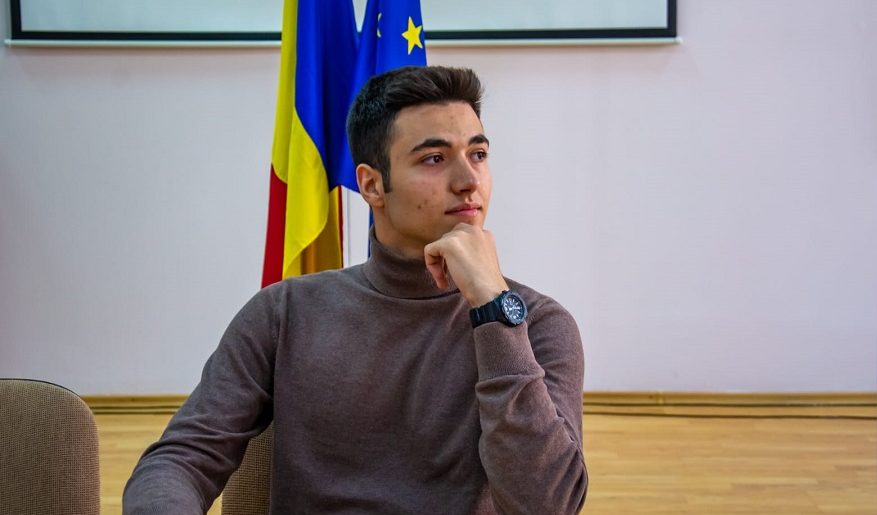 Tânărul argeşean Sebastian Zidaru, laureat al Premiilor Regal Literar